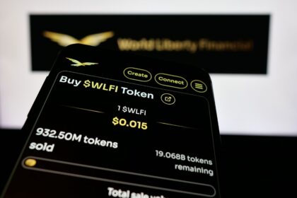 World Liberty Financial propone liberar 62.000 millones de tokens para fundadores y socios
