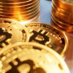 Bitcoin crece hasta u$s77.000 y toca máximos de dos meses y medio, tras la reapertura del estrecho de Ormuz