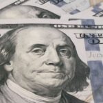 El dólar oficial sube y la brecha con el CCL supera el 6%