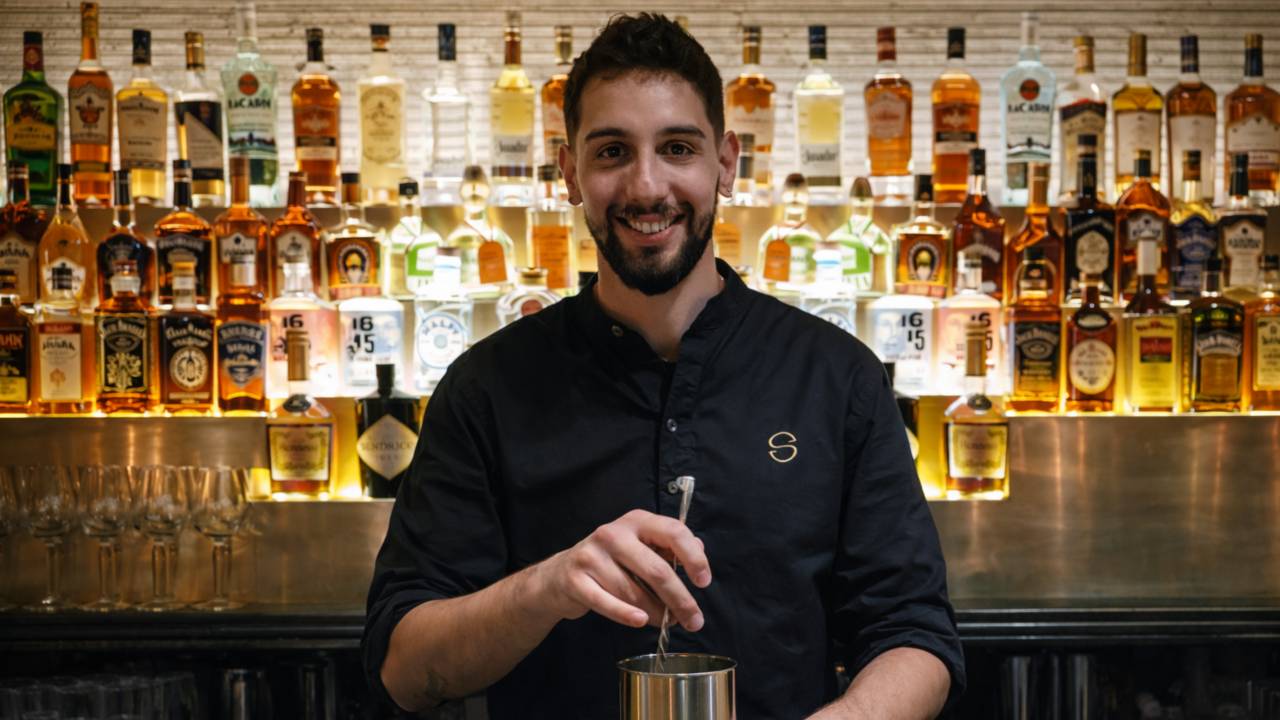 Costa asegura que las propinas son una parte fundamental del ingreso del bartender