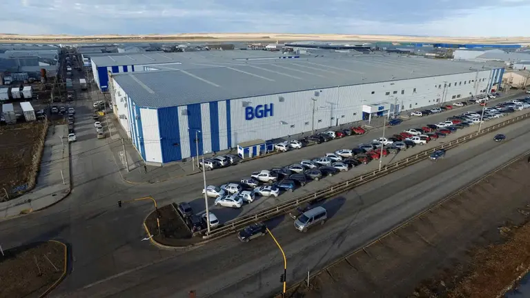 BGH, en crisis: 1.000 trabajadores afectados por el cierre de la planta y salarios que no saben si cobrarán