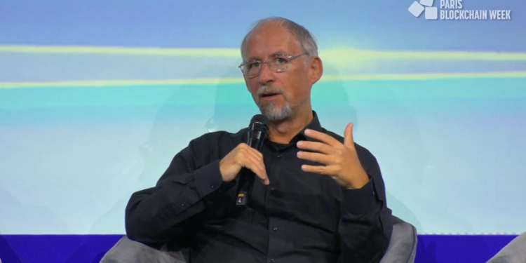 El desarrollador bitcoiner Adam Back en una conferencia.