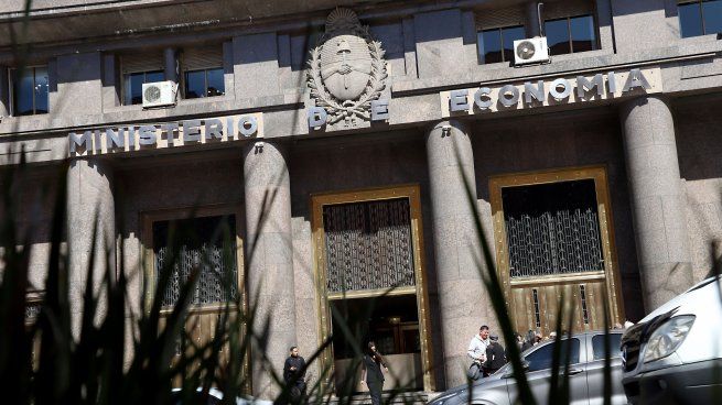 Economía va por la renovación de $7,9 billones este martes.