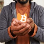 Francia renuncia al control total sobre monederos personales de bitcoin