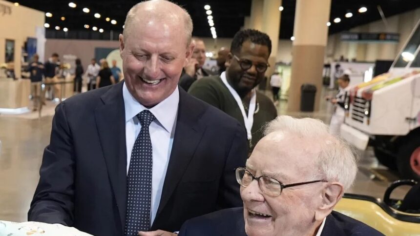 Berkshire Hathaway registra reservas de efectivo récord el primer trimestre de liderazgo Greg Abel, sucesor de Warren Buffett