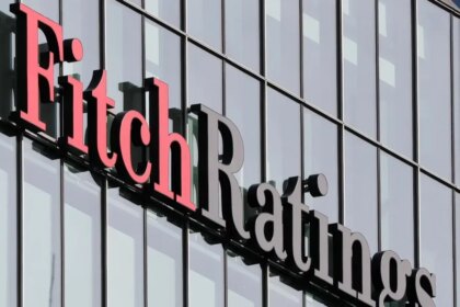 Fitch elevó la nota de la deuda argentina: destacó reformas y compra de reservas, pero advirtió por la inflación