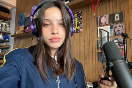 Emilia Mernes se mostró muy cercana con sus fans y crecieron las versiones sobre un intento de limpiar su imagen