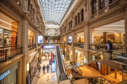 Boom de marcas internacionales: los shoppings ya tienen listas de espera