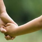 Buscan crear asignaciones para monotributistas y ampliar licencias por paternidad y maternidad