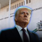 Un juez demócrata ordenó retirar el nombre de Donald Trump del ”Centro Kennedy”