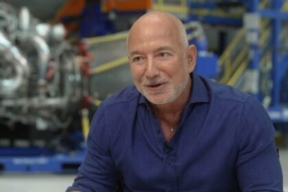 Para Jeff Bezos, la IA permitirá que los hogares vivan con un solo sueldo