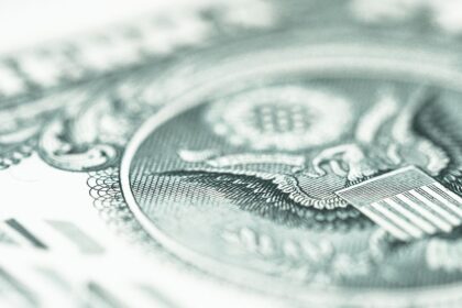 El dólar enfrenta una prueba clave en junio: cuánto pesarán el Mundial, el turismo y los aguinaldos