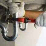 Cuánto cobran un albañil, un electricista y un plomero, por su trabajo, en junio 2026