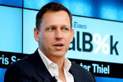 Palantir, de Peter Thiel, acelera su expansión en IA con Google Cloud y suma nuevos contratos multimillonarios