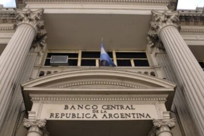 El BCRA moderó las compras por segunda rueda y las reservas sufrieron la mayor caída semanal desde abril