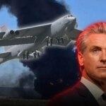 Un bombardero B-52 se estrelló tras despegar en California y provocó una gran explosión