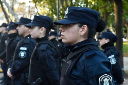 Sueldo de policía en Provincia: cuánto cobran según el cargo y la antigüedad