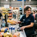 El monto que cobra un cajero en Carrefour, Coto y otros supermercados: sueldo en julio 2026
