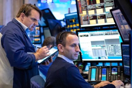 Wall Street subió con fuerza por el repunte tecnológico y señales de distensión en Ormuz