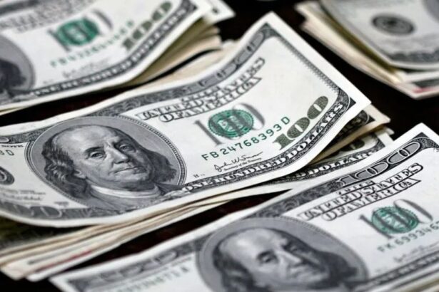El dólar en el Banco Nación ya se vende a $1.500 y registra el mayor avance mensual en casi un año
