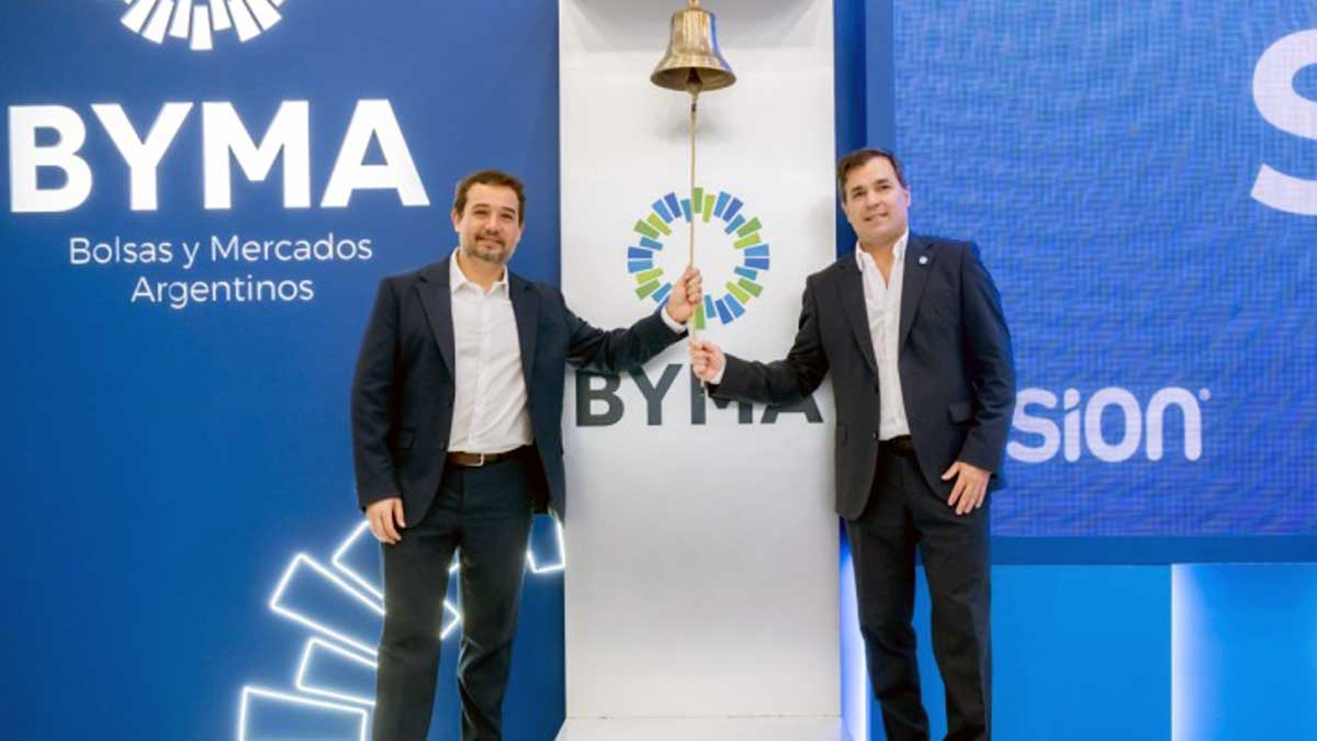 De izquierda a derecha, Luis Quinelli, de Sion, y Martín Ozores.