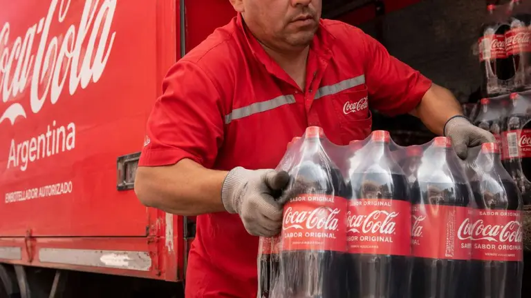 Pablo Moyano doblegó a Quilmes y a Coca-Cola tras un paro: el acuerdo que beneficia a 2.500 camioneros