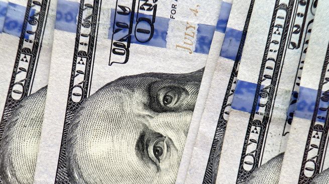 El dólar sube este lunes.