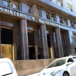 El Ministerio de Economía enfrenta vencimientos por $16 billones en julio y hay expectativas sobre el rollover