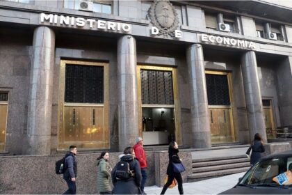 El Gobierno pagó unos u$s2.500 millones por los bonos Globales y las reservas quedaron debajo de los u$s49.000 millones
