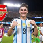 ¿Se lo quita al Barcelona?: en Inglaterra aseguran que el Arsenal acelera por Julián Álvarez