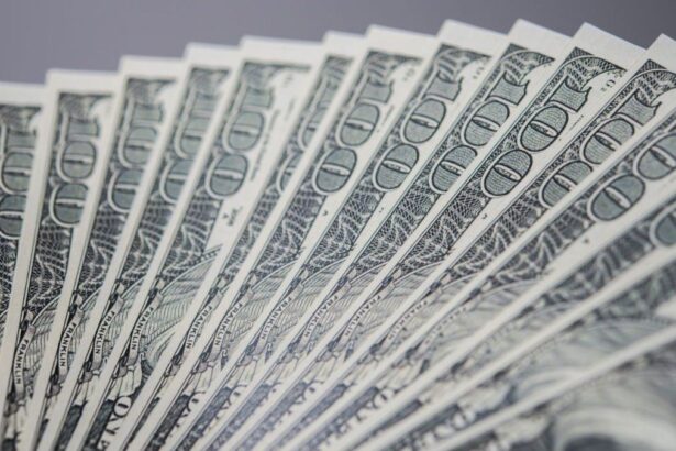 El dólar oficial cae por primera vez en cinco jornadas pero se mantiene cerca de los $1.480
