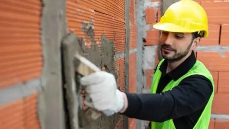 La UOCRA actualizó los sueldos de agosto 2026 y así quedan los salarios de los trabajadores de la construcción