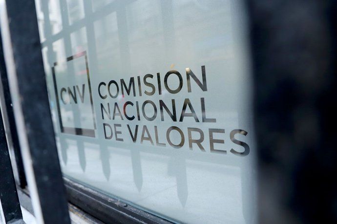 La nueva regulación de la CNV apunta a reforzar la solvencia de las ALyC, transparentar su exposición cambiaria y reducir riesgos sistémicos en el mercado de capitales. La nueva regulación de la CNV apunta a reforzar la solvencia de las ALyC, transparentar su exposición cambiaria y reducir riesgos sistémicos en el mercado de capitales.