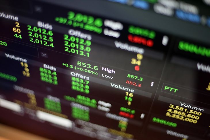 El riesgo país retrocedió 0,2% hasta los 403 puntos. El riesgo país retrocedió 0,2% hasta los 403 puntos.