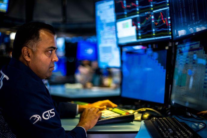 Más compañías del S&P 500 elevan sus previsiones, indicando un crecimiento más allá de las grandes tecnológicas. Más compañías del S&P 500 elevan sus previsiones, indicando un crecimiento más allá de las grandes tecnológicas.