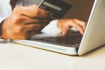 Un banco privado permitirá pagar todos los servicios con tarjeta de crédito desde su aplicación
