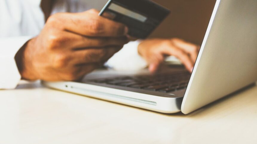 Un banco privado permitirá pagar todos los servicios con tarjeta de crédito desde su aplicación