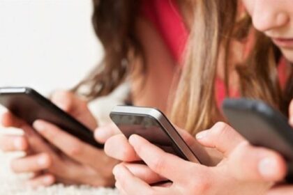 Tres celulares para chicos con precios y claves de seguridad
