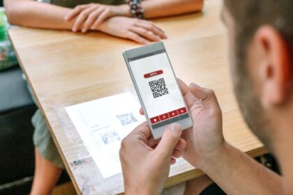 Cómo detectar un código QR falso para no caer en una estafa y evitar que vacíen tu cuenta