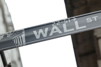 Wall Street cerró en rojo por la tensión en el estrecho de Ormuz a la espera un dato clave de inflación