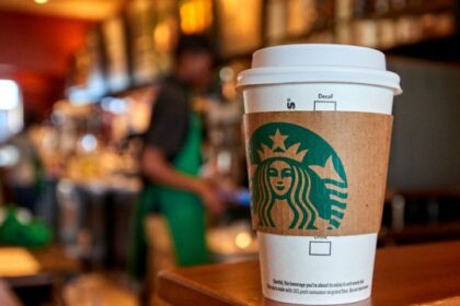 Cuánto gana un empleado de Starbucks en agosto 2026