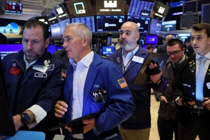 Wall Street extiende las pérdidas por las nuevas tensiones en Medio Oriente y el nerviosismo por los bonos