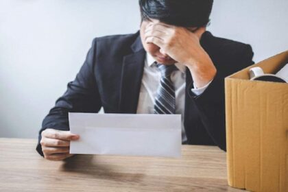 Tenía dos trabajos con horarios superpuestos: consideran válida la pérdida de confianza y su despido
