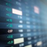Los futuros de Wall Street adelantan una rueda volátil, mientras el petróleo vuelve a ser el foco de atención