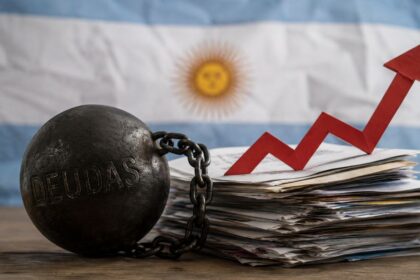 Morosidad récord en las familias: qué hacer cuando se acumulan las deudas y cuándo conviene refinanciar un crédito