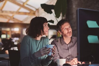 El 46% de las PyMEs argentinas exige saber de IA como requisito para entrar a trabajar, según Deel