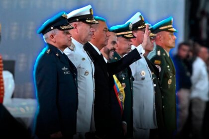 Abelardo renovó la cúpula militar y promete una ofensiva total contra el narcoterrorismo en Colombia