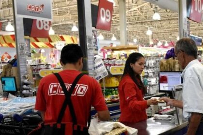 Coto y Carrefour confirmaron cuánto cobran sus cajeros en septiembre 2026 tras el aumento