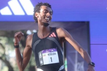 El etíope Yomif Kejelcha ganó la Media Maratón de Buenos Aires y marcó un nuevo récord mundial