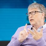 Bill Gates advierte que la IA eliminará empleos y propone reservar puestos para humanos